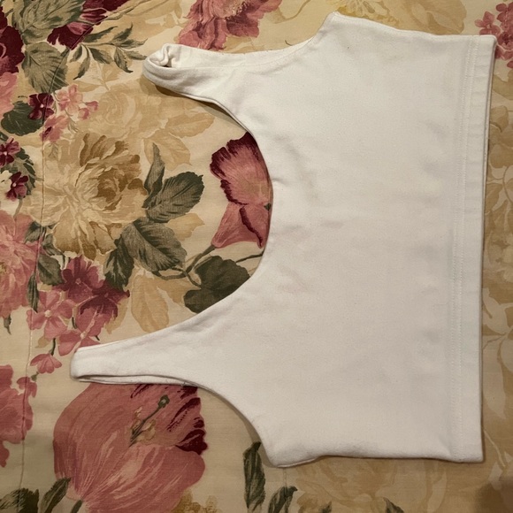 Womens Tops - Picture 2 of 4